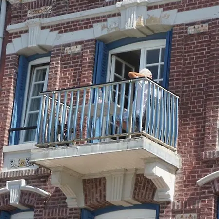 Le Grand Large مير-لي-بان